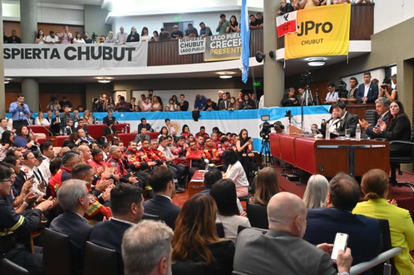 La Legislatura a pleno. Hubo demoras para salir de ciertas áreas.