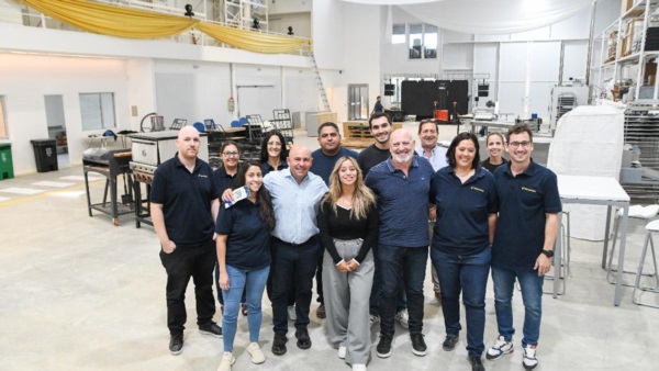 El intendente Gustavo Sastre fue acompañado por el CEO de Molkasur, Adrián Pertusati, en la recorrida.
