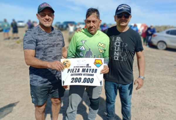 Los hermanos Carlos y César Gazzera, los dueños de la mejor Pieza Mayor, ganadora en Veteranos, un chucho de 5,030 kilos.