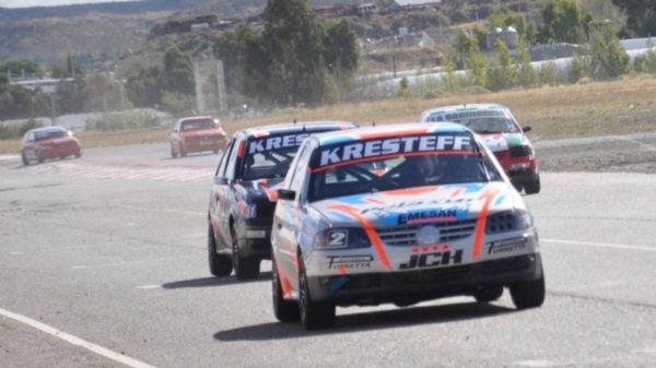Renzo Blotta le ganó el duelo al campeón Pablo Pires en la final de la monomarca Gol.