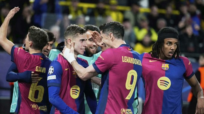 Barcelona sufre y resiste ante Borussia Dortmund para acceder a semifinales de la Champions.