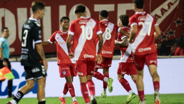 Argentinos hizo sentir la superioridad de categoría y avanzó a los 16avos de la Copa Argentina, tras un abultado resultado en Caseros. (Foto: Copa Argentina).
