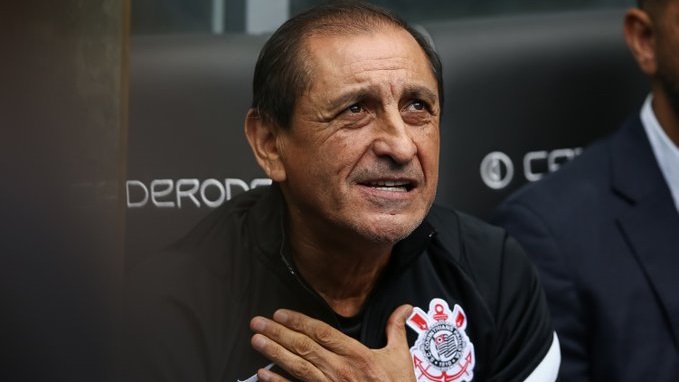 Ramón Díaz dirigió 60 partidos, ganó 32, empató 16 y perdió 12.