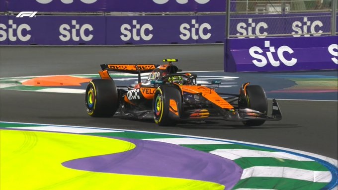 Norris al mando del McLaren se impone como el más rápido de la Segunda Practica Libre en Jeddah Corniche Circuit.