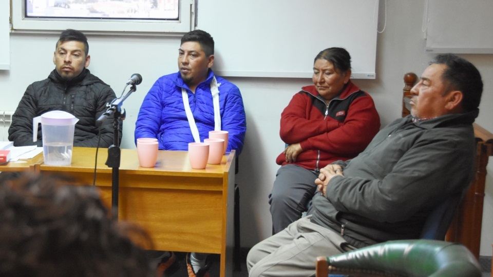 Desde la izquierda, Luciano, Juan José, Elena y el padre de familia. 