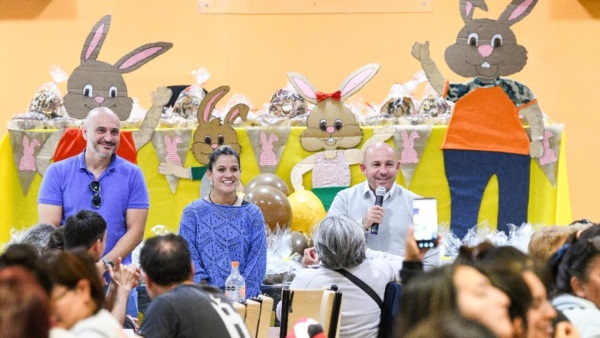 El intendente portuario y el evento con motivo de las Pascuas.