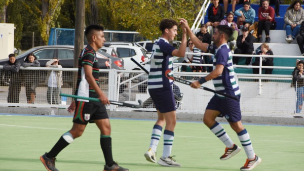 Trelew goleó a Draig Goch y lidera en Caballeros. (Foto: Norman Evans/Jornada).