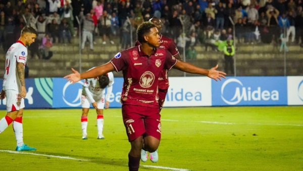 Mushuc Runa superó a Unión por 3-0 como local y ya suma tres victorias.