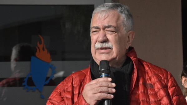Héctor González dijo que "hoy entregamos identidad, respaldo y presencia". 