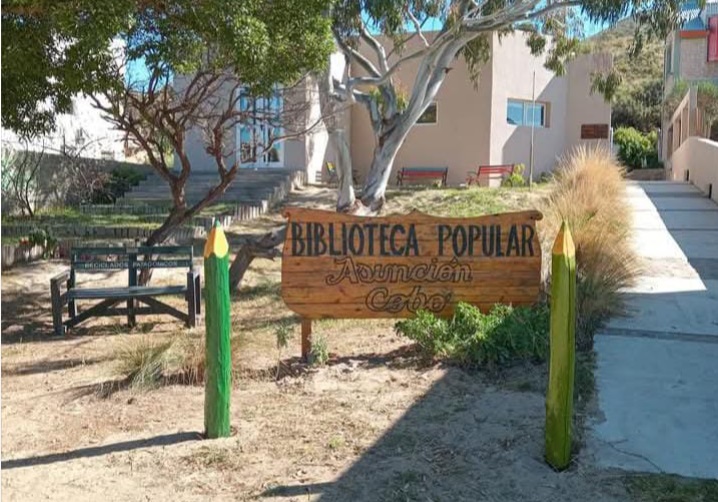 La Biblioteca Popular Asunción Cobo de Pirámides.