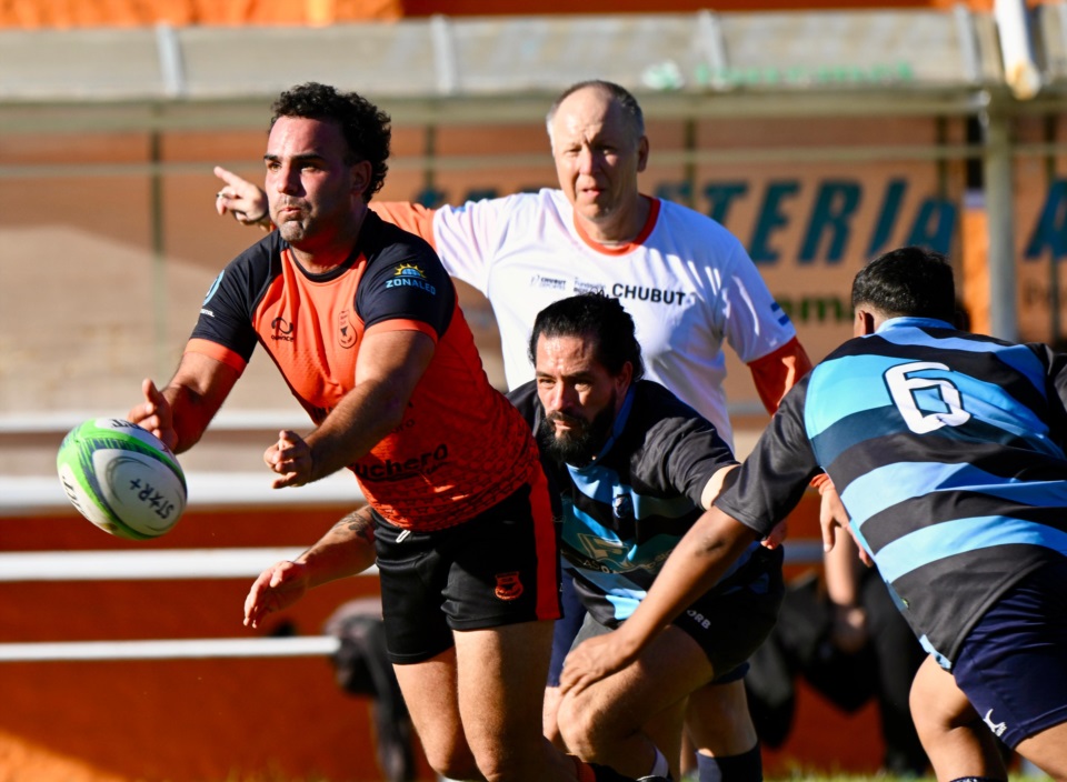 "Bigo" no perdonó a Cazones. (Foto: Daniel Feldman/Jornada Medios).