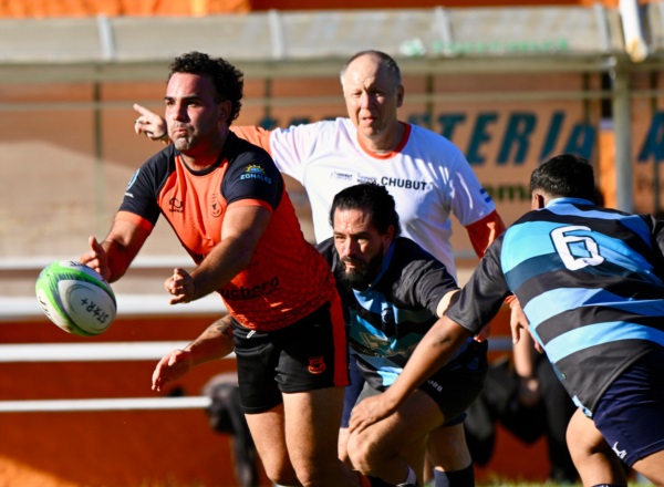 "Bigo" no perdonó a Cazones. (Foto: Daniel Feldman/Jornada Medios).