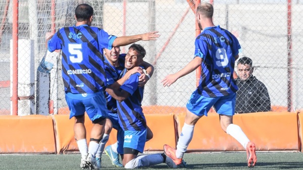 Mauricio Barriga festeja el 1-0 del CEC. Foto: Mariano Di Giusto/Jornada Medios.
