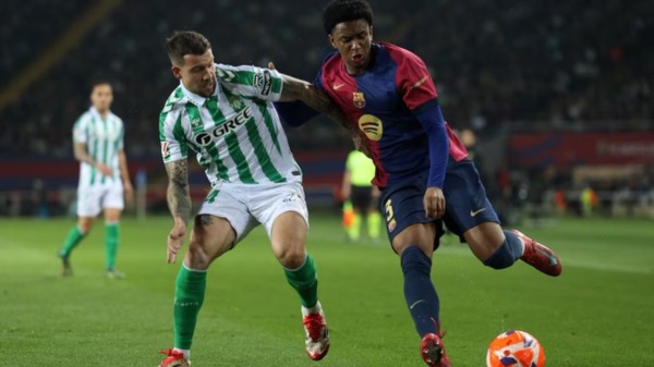 Barcelona no pudo con Betis pero le sacó un punto más al Real.