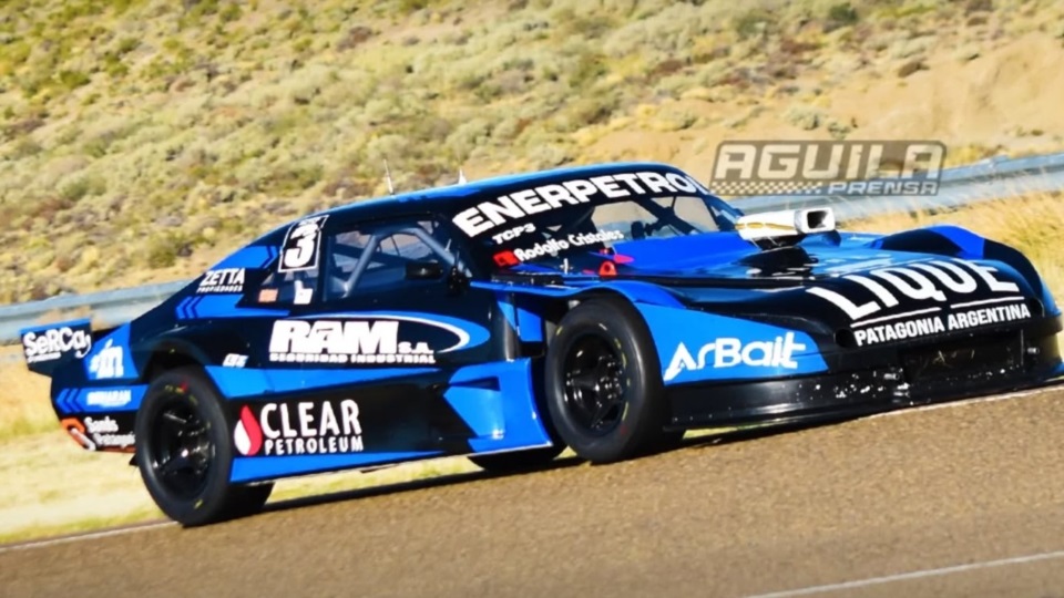 Emiliano López ejerció un abrumador dominio en la final del TC Patagónico (Aguila Prensa).