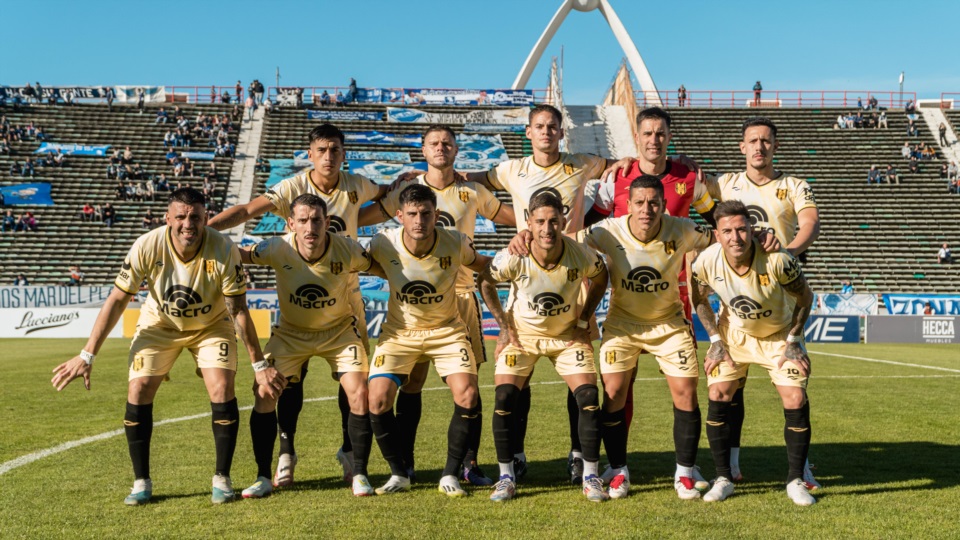 Los once de Madryn para visitar a Alvarado. Foto: Prensa Alvarado.