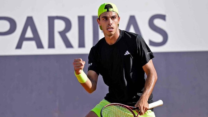 Francisco Cerúndolo, a paso firme: ya está en la cuarta ronda de Roma.