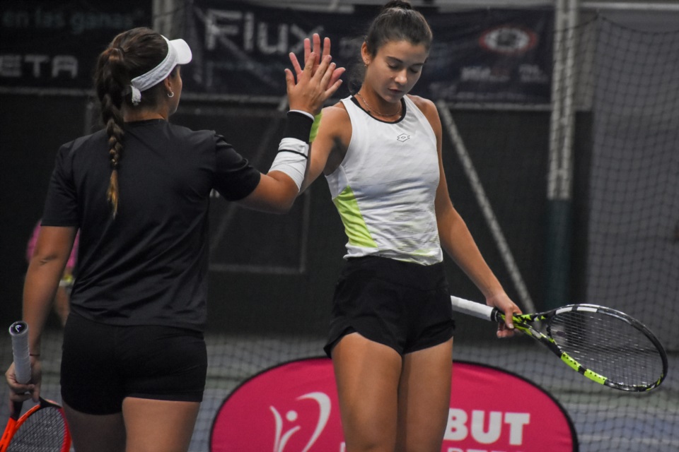 Las bicampeonas Moyano y Romero pasaron primera ronda de dobles sin dificultades (Foto: Sergio Esparza/Jornada Medios).