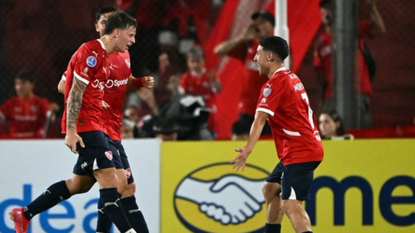 Rumbo a la clasificación. Independiente superó a Guaraní y subió al primer lugar del grupo A.