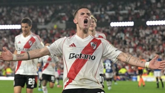 Franco Mastantuono anotó el tercer gol de penal del Millonario.