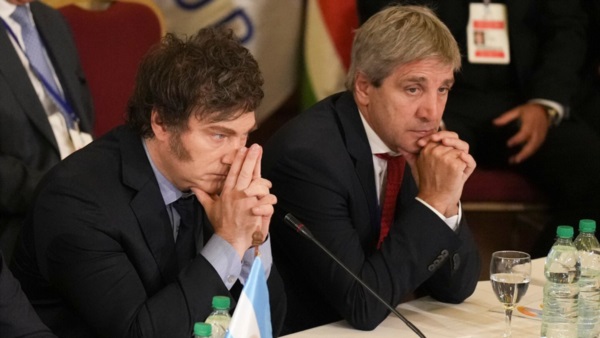 Milei y Caputo. Dos pícaros con suerte.