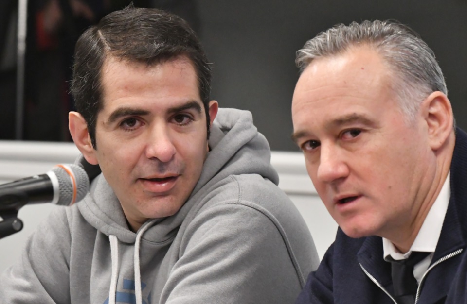 Lüters (izq.) junto a Benítez, cuando era su defensor.