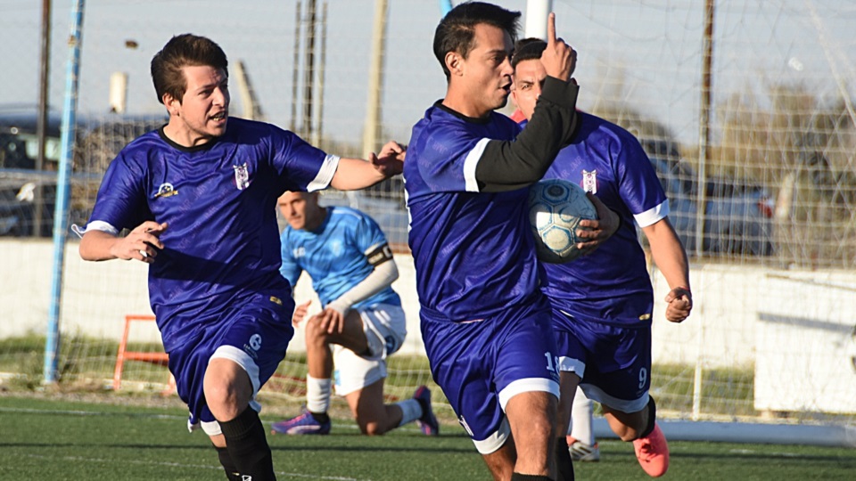 El festejo del descuento. Foto: Norman Evans.