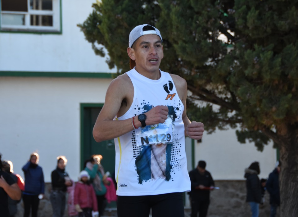 Franco Giménez y una gran actuación que se reflejó en el tercer lugar de 10K (Norman Evans/Jornada Medios).