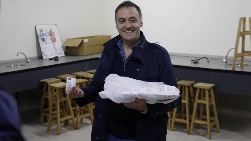 San guchito. En la ex Twitter se comentaba que a la salida de sufragar Adorní mencionó que se había autovotado. ¿Anulado?