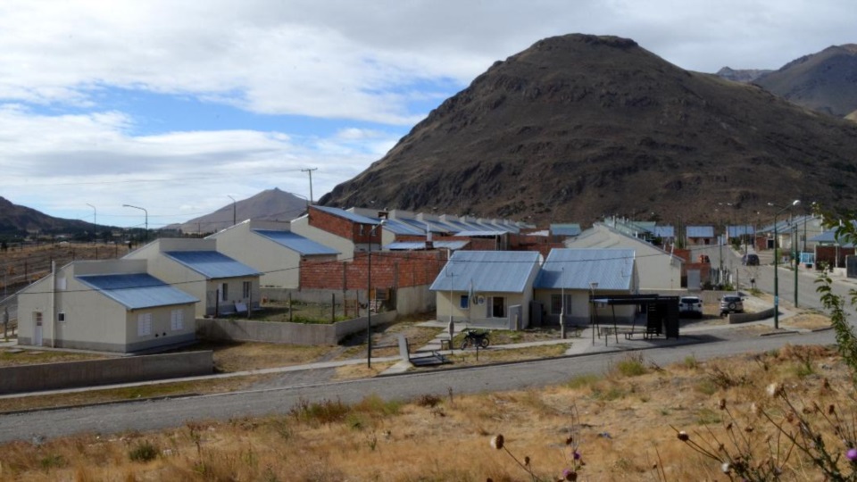 Nuevamente, el barrio no tiene suministro de agua de red.