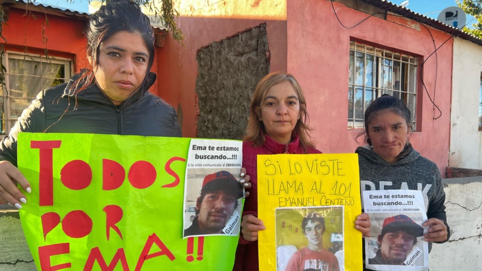 A través del móvil de Jornada Radio, la mamá de Emanuel pidió que llamen al 101 si ven a su hijo. 
