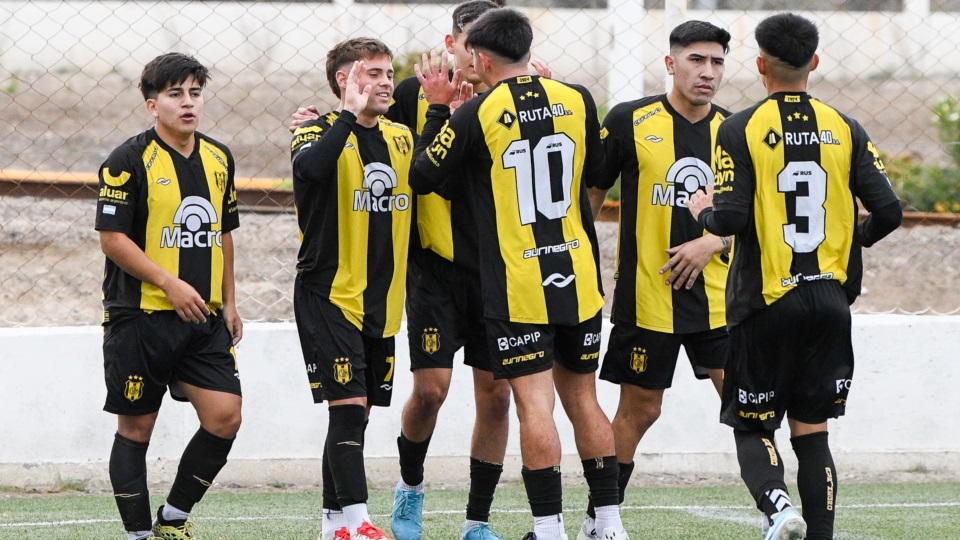 El Aurinegro y una nueva victoria para subir a la cima. Foto: Mariano Di Giusto/Jornada Medios.