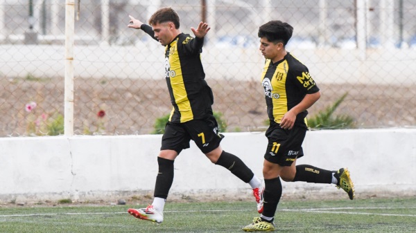 Renzo Sastre, autor de un doblete en la victoria 3-2 ante Defensores del Parque. Foto: Mariano Di Giusto/Jornada Medios.