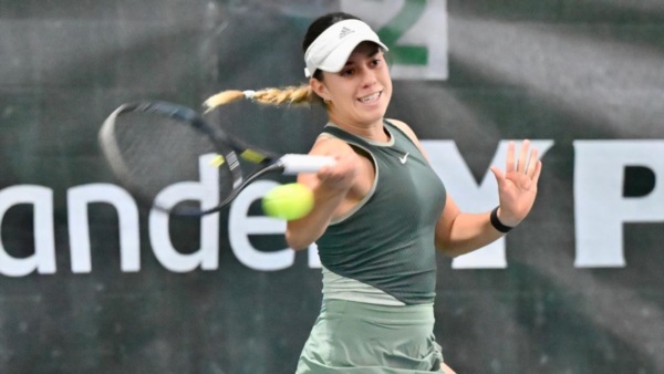 Natalia Souza Salazar fue contundente ante la trelewense Lassaga (Foto Daniel Feldman).