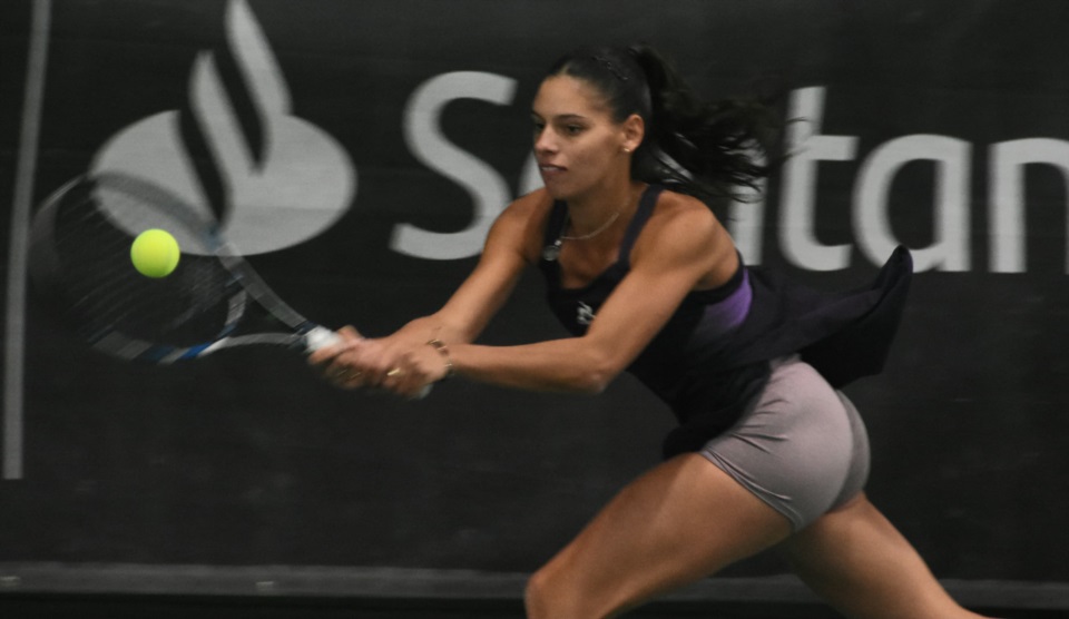Carla Markus jugó un primer superlativo ante Romero, pero después no pudo mantener el mismo nivel de juego (Norman Evans/Jornada Medios).