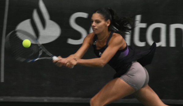 Carla Markus jugó un primer superlativo ante Romero, pero después no pudo mantener el mismo nivel de juego (Norman Evans/Jornada Medios).