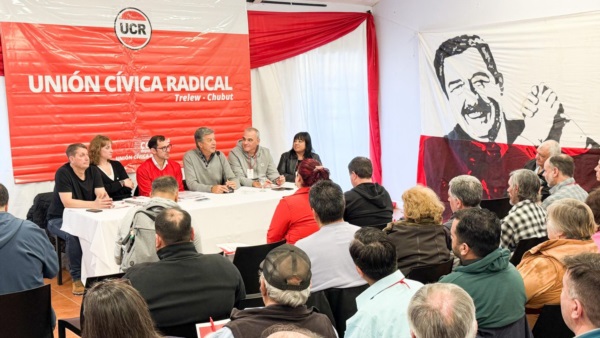 Gustavo Menna destacó la ratificación a integrar el Frente Despierta chubut.