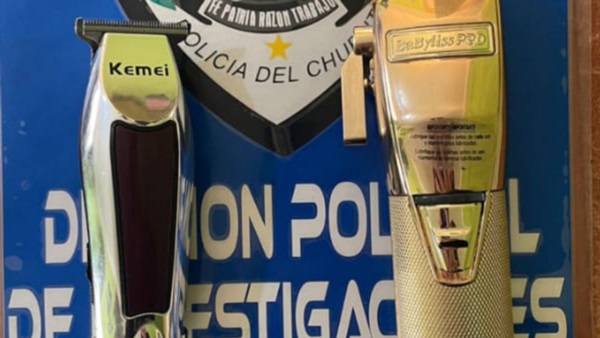 Las dos máquinas de cortar pelo incautadas.