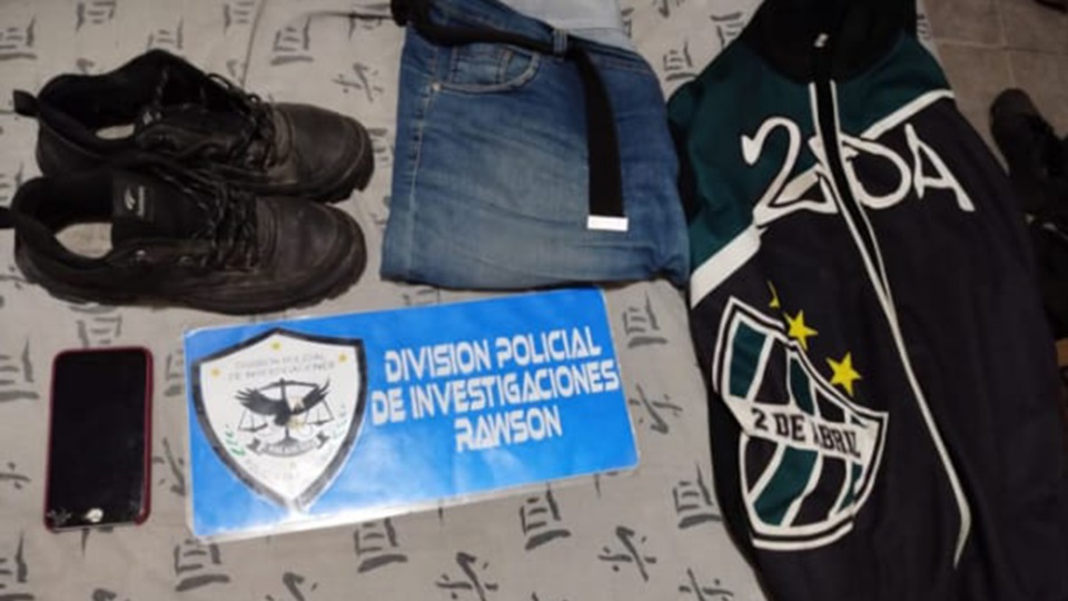 Un teléfono celular y vestimenta también fueron secuestrados.