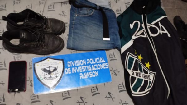 Un teléfono celular y vestimenta también fueron secuestrados.