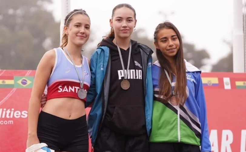El podio de 200 metros llanos con Olivia Conesa (Chubut), Agustina Wilheln (Santa Fe) y Antonella Rodríguez (Río Negro).