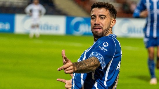 El "Pistolero" Auzmendi convirtió el gol de Godoy Cruz.