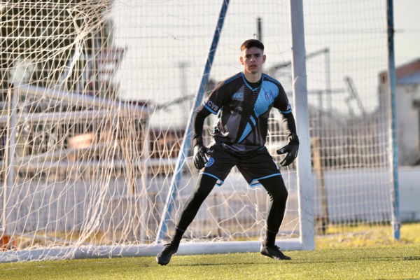 Matías Alcayaga volvió al fútbol liguista, defendiendo el arco del CEC.
