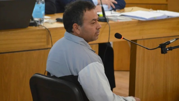 Roberto Bárzola, de 45 años, al banquillo.