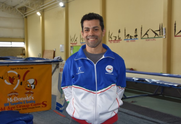 Matías Borjas, entrenador y gimnasta de Akróbatos.