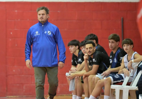 Federico Scaroni, entrenador de Guillermo Brown. (Foto: Daniel Feldman/Jornada).