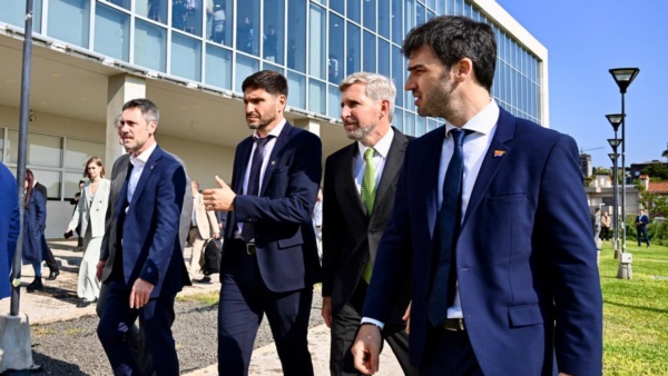 Torres, Frigerio y Pullaro, tres de los que todavía confían en Milei.