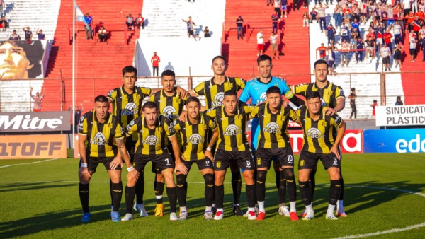 Los once de Madryn para enfrentar a Los Andes. Foto: Ariana Morales.