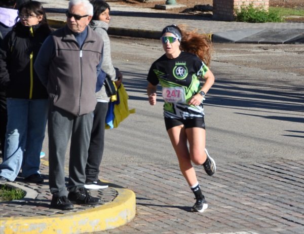 Chantal Bazán, ganadora de los 5K femenino (Norman Evans/Jornada Medios).