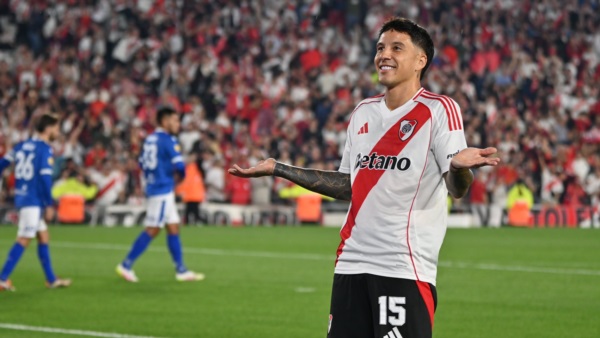 Sebastián Driussi festeja el 1-0 de River. Foto: Prensa River.